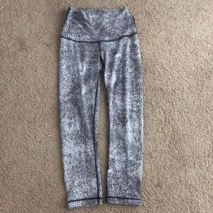 lululemon workout pants size 8 (medium)